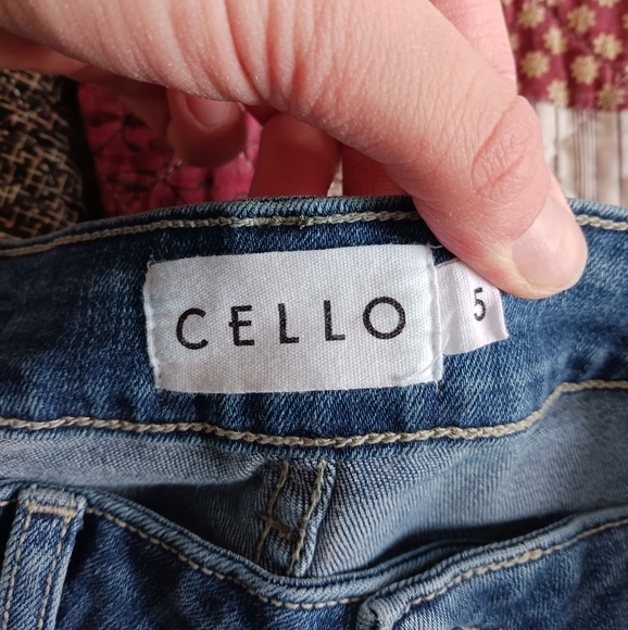 Cello Mid Rise Raw Hem Crop Skinny Jeans Womens Sz 5 - Picture 5 of 6